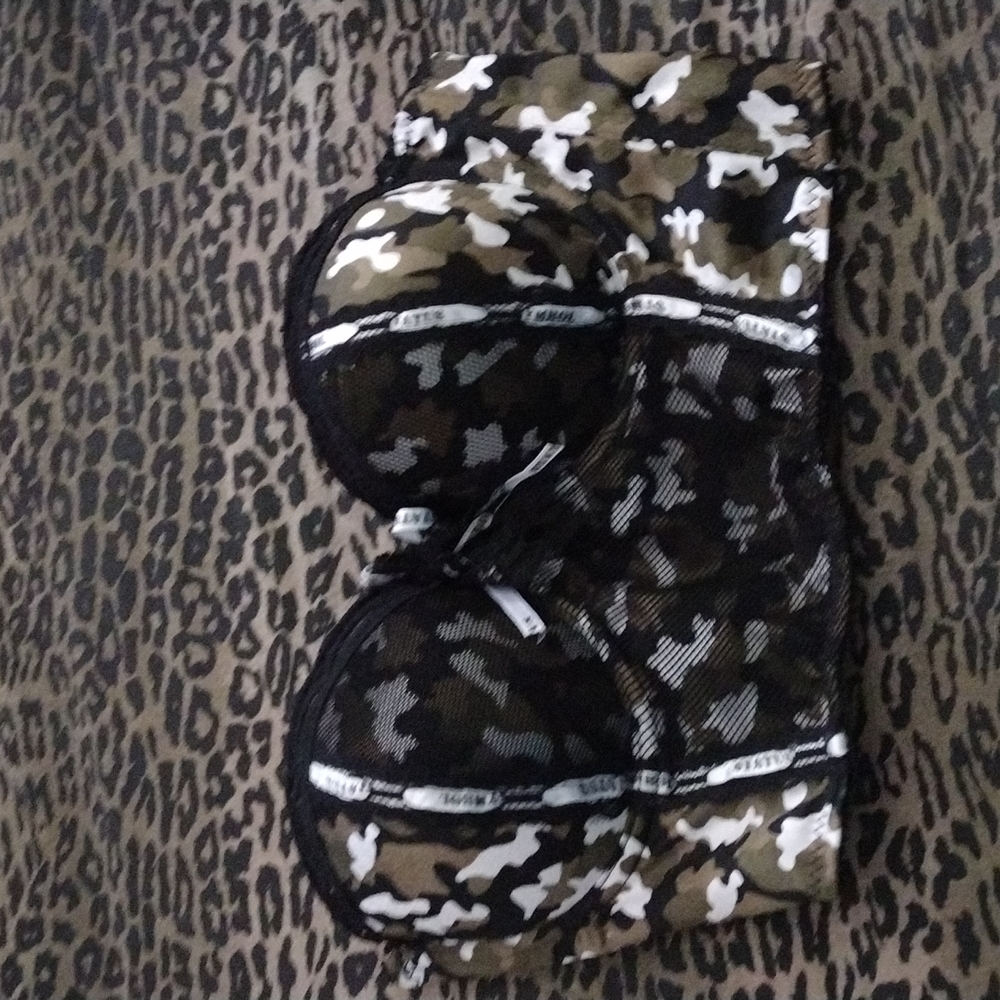 LAREA 💜 SIZE 36B CAMOUFLAGE